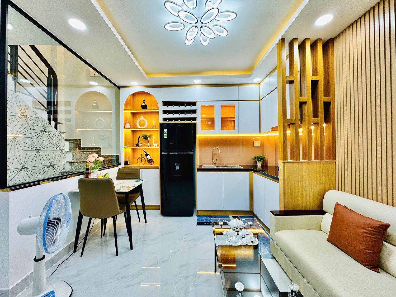 Tạp chí nhà đẹp bình chọn nhà 4 lầu đẹp lung linh đẳng cấp Doanh Nhân Khu VIP Thích Quảng Đức